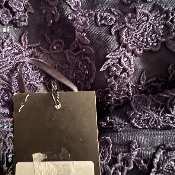 Ruched Twist Column Gown
La Femme size 20 navy Blue NWT - Picture 10 of 12